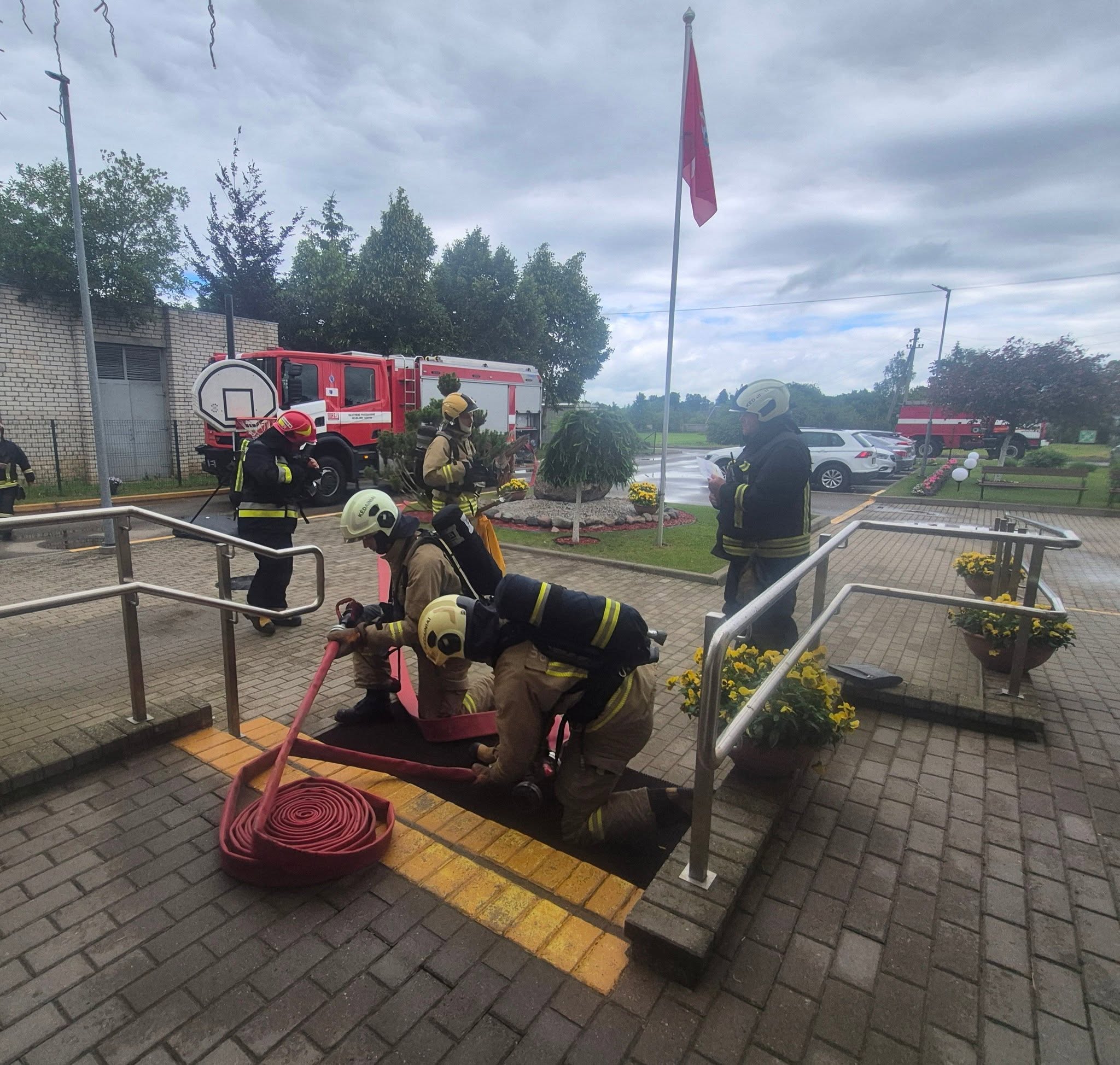 Oro pavojaus ir priešgaisrinės pratybos