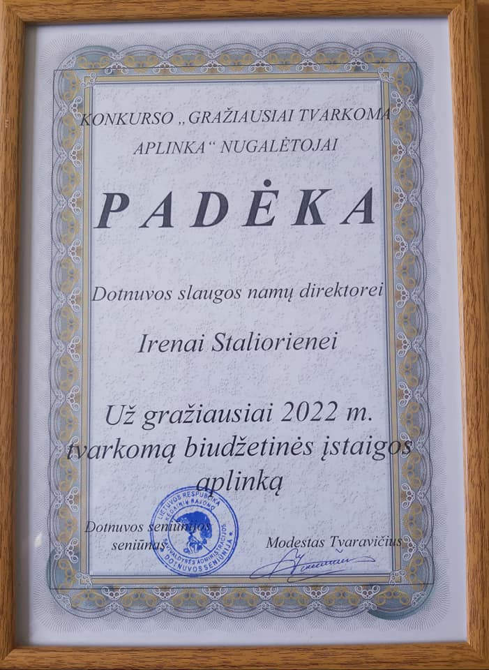 Gėlių žiedai džiugina mus